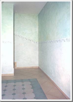 0100_s004  kellerwand mit blauem sockel.jpg